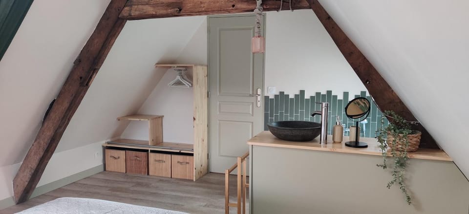 Bedroom, Bath