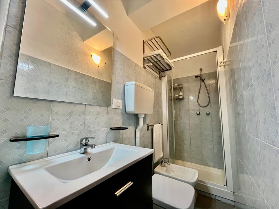 Casa della Stazione a 100m dal mare, spazio per bici Apartment in Pietra Ligure