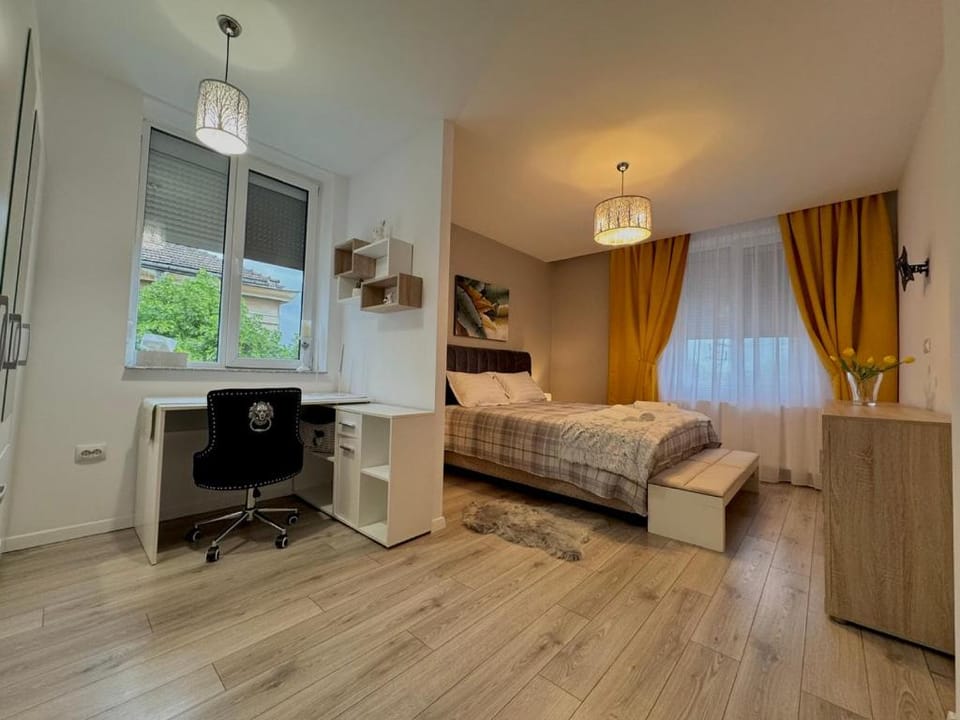 Bed, Photo of the whole room, Bedroom