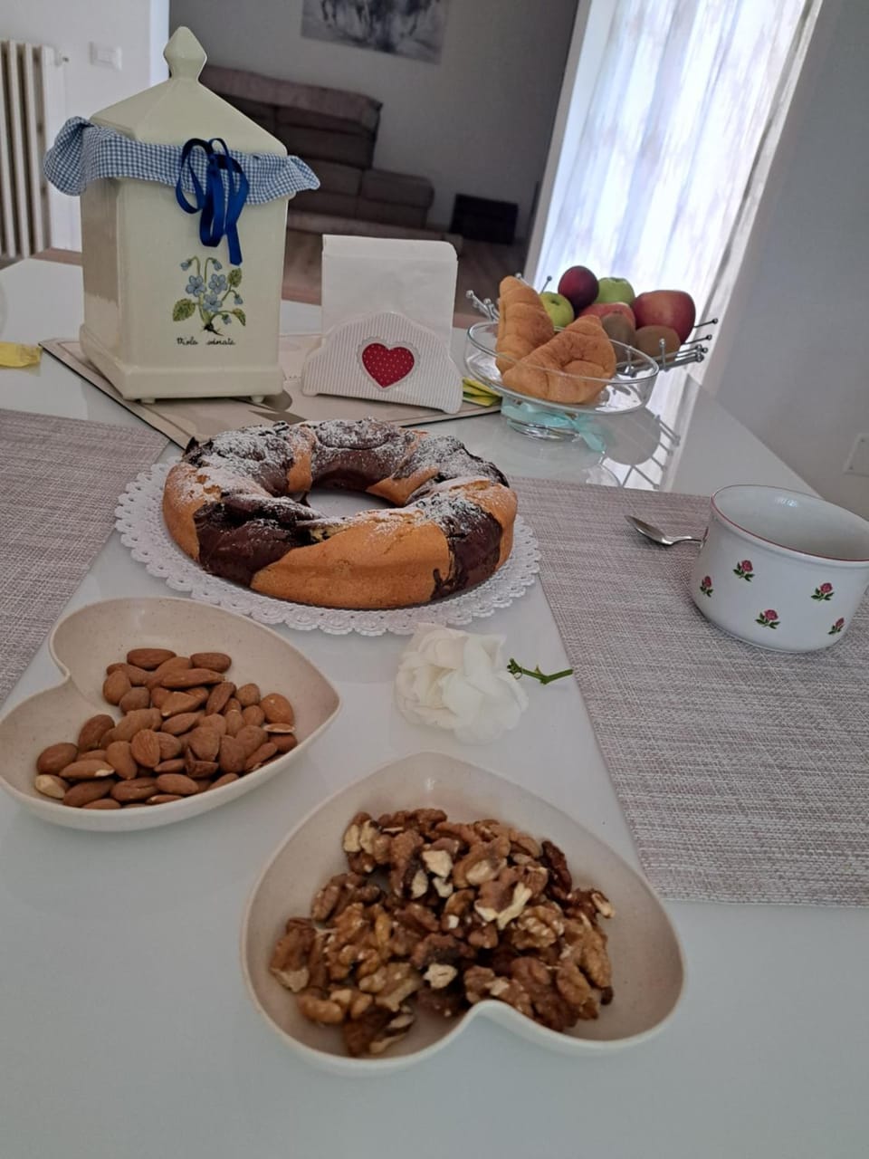 Food and drinks, Food, Breakfast, Continental breakfast, Drinks