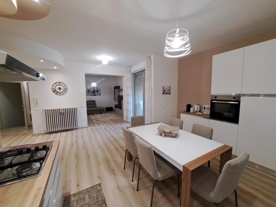 Communal lounge/ TV room, Living room, Seating area