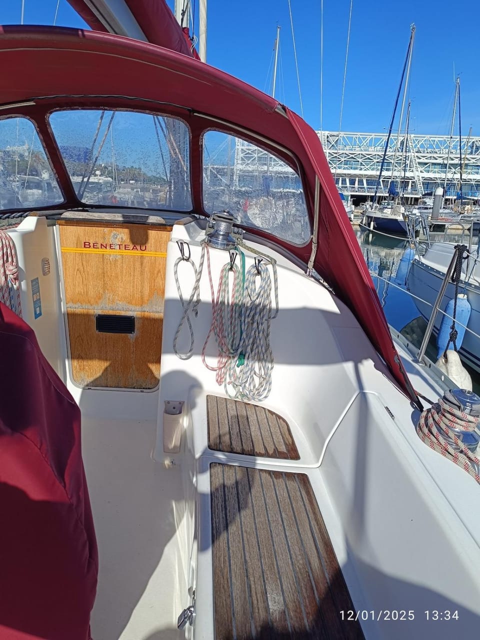Veleiro na Marina da Expo Docked boat in Lisbon