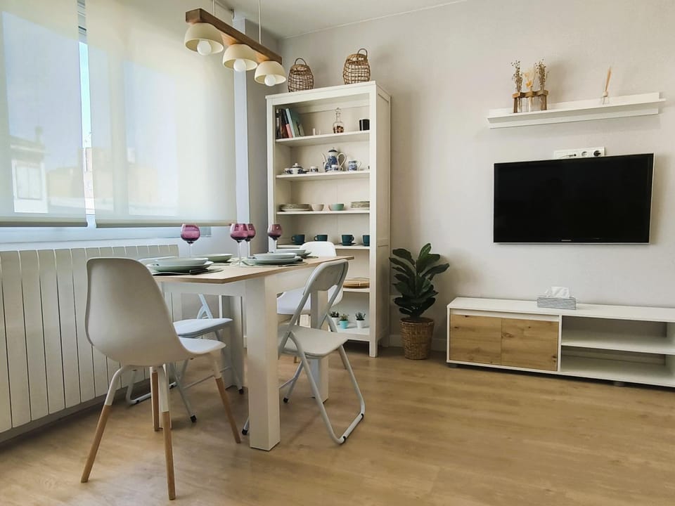 TV and multimedia, Living room, Dining area