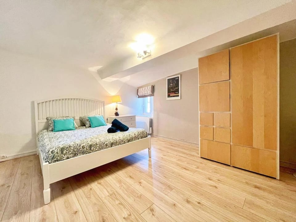 Miraluna - Village médiéval, calme, insolite, 6 personnes Apartment in Provence-Alpes-Côte d'Azur