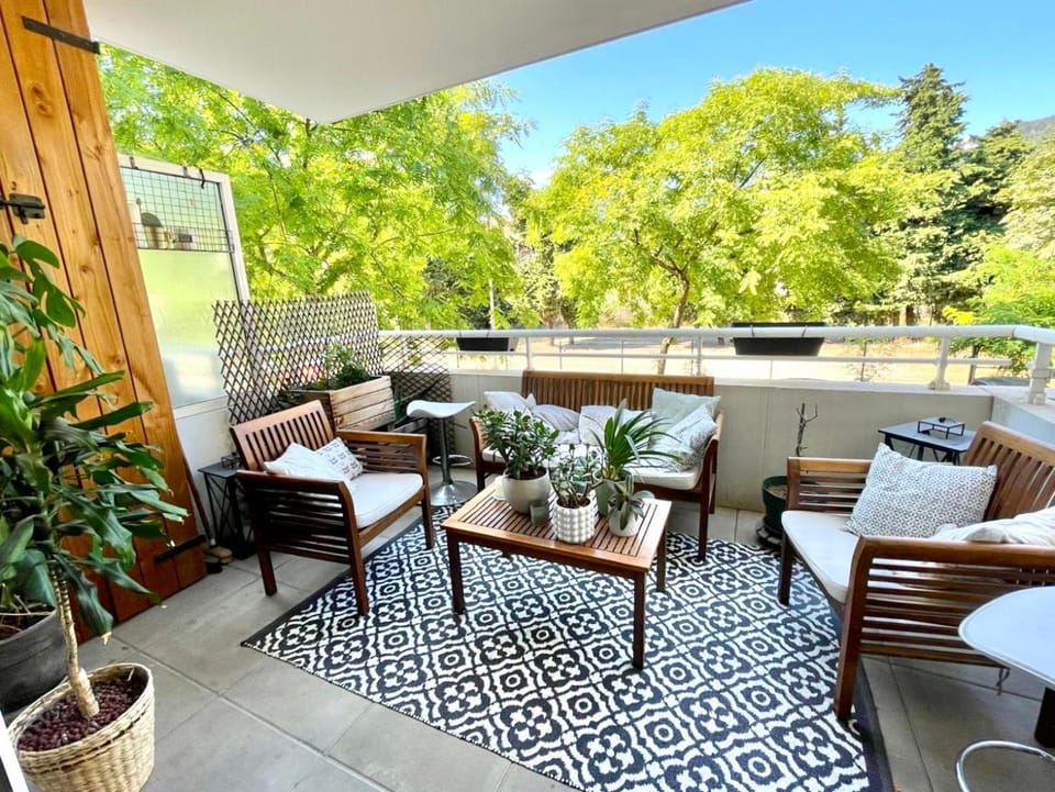 View (from property/room), Balcony/Terrace, Garden view, furniture