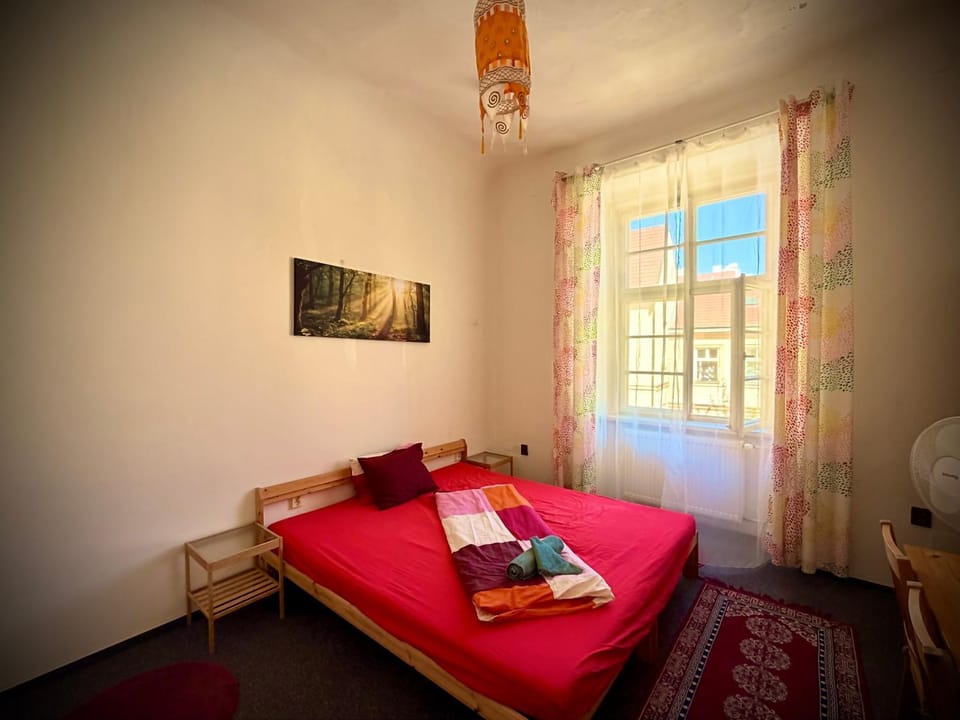 Just 3 min Walk Old Town Center private room A Vacation rental in Prague