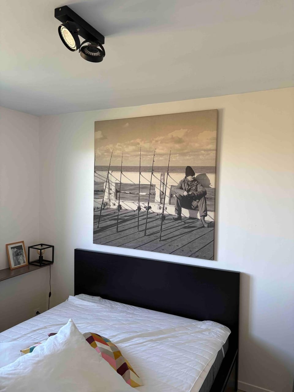 Bed, Photo of the whole room, Decorative detail, Bedroom