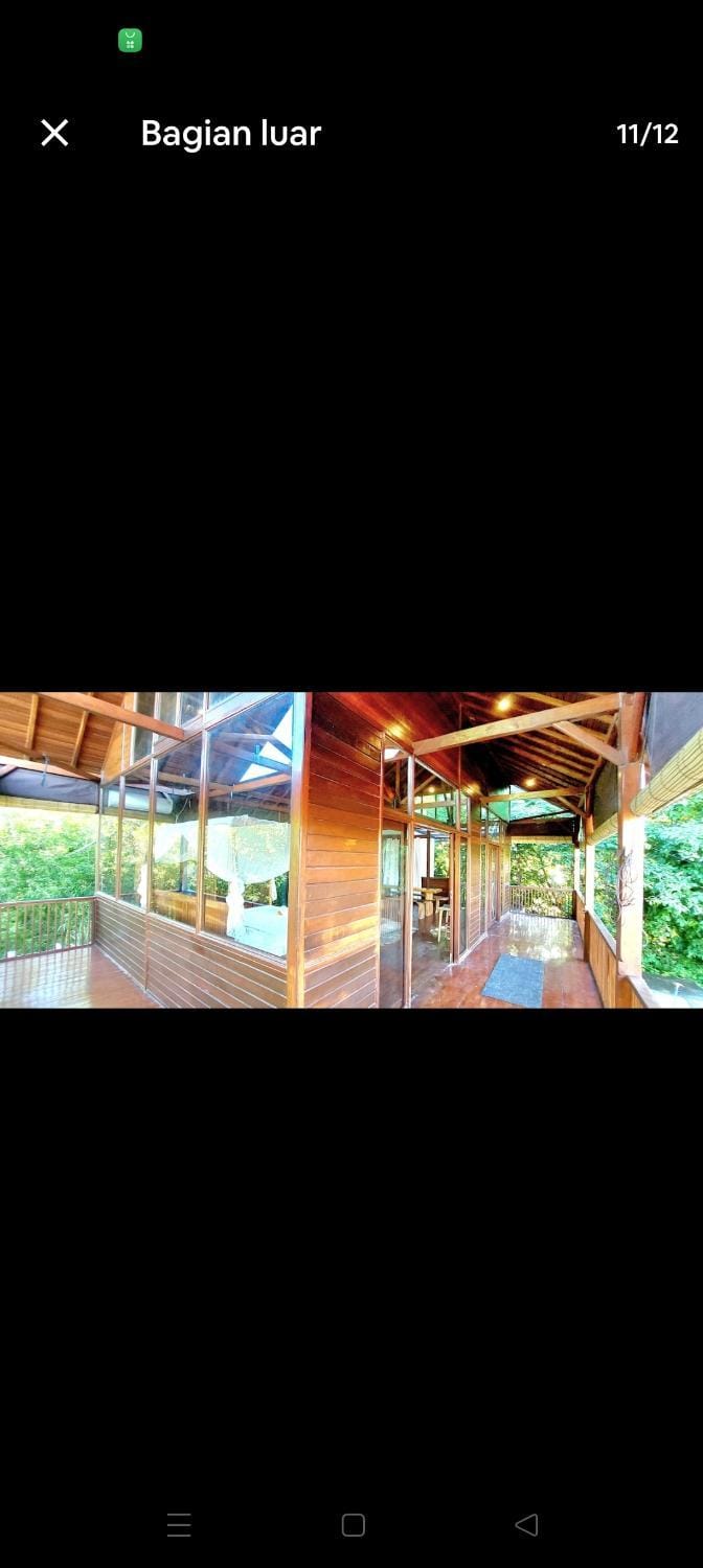Wooden studio gem Bed and Breakfast in Indonesia