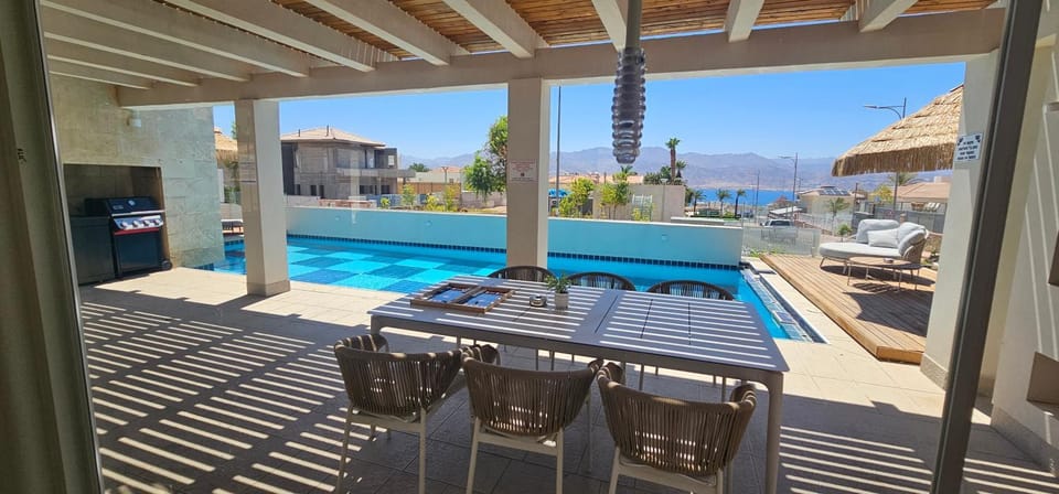 Balcony/Terrace, Dining area, Swimming pool