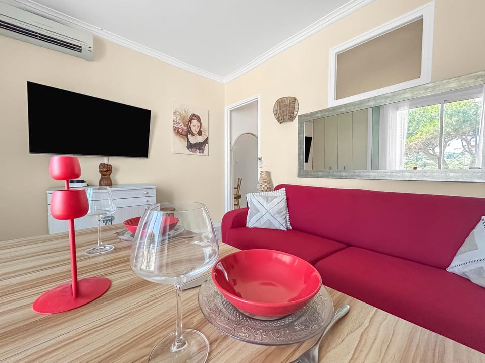 Studio Cap d Antibes Balcon vue mer Apartment in Antibes