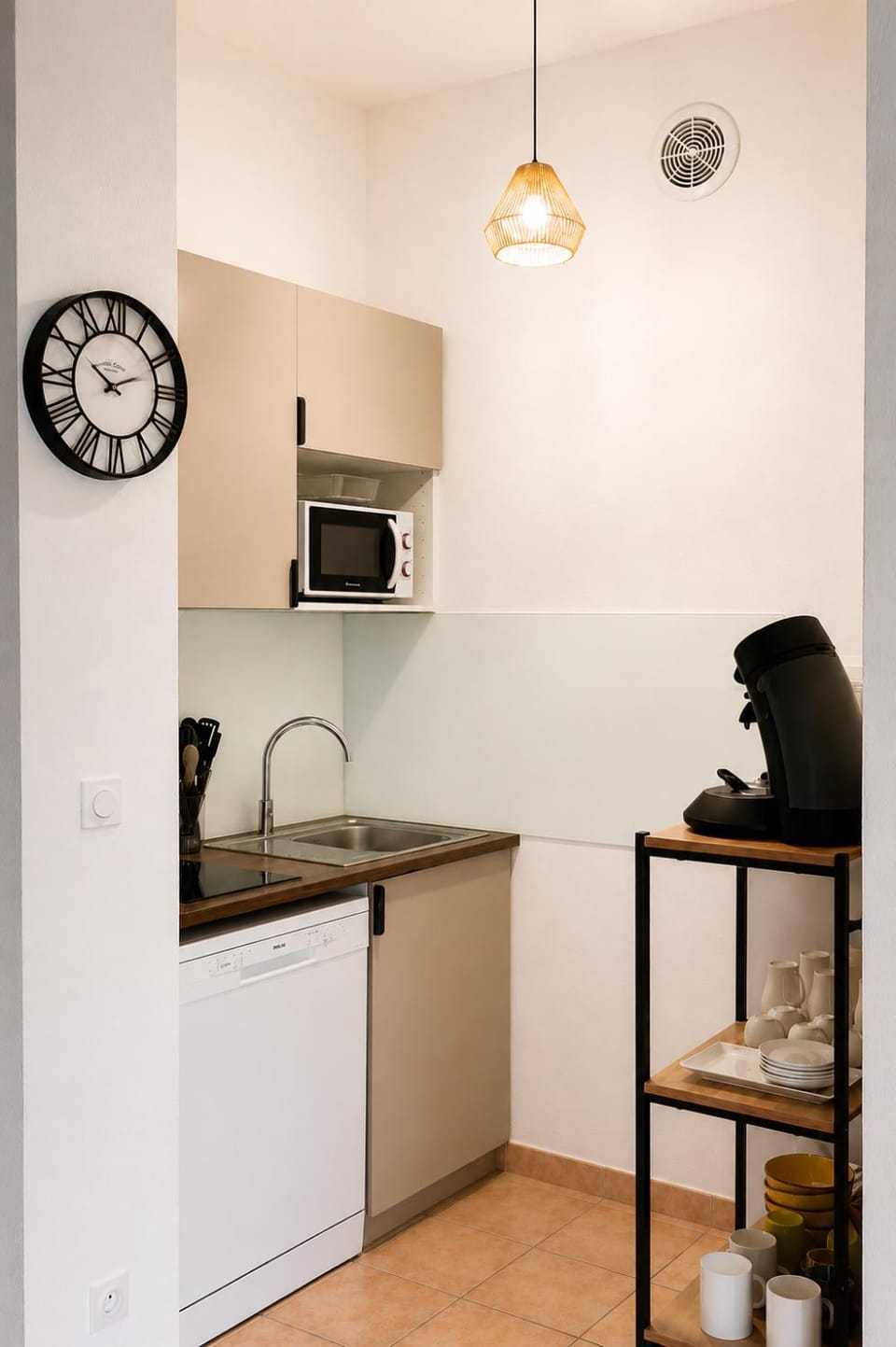 Coffee/tea facilities, Kitchen or kitchenette, Food, Food, dishwasher, microwave, stove, stove, kitchen, kitchen