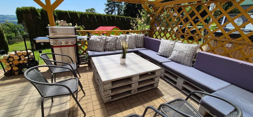 BBQ facilities, Seating area