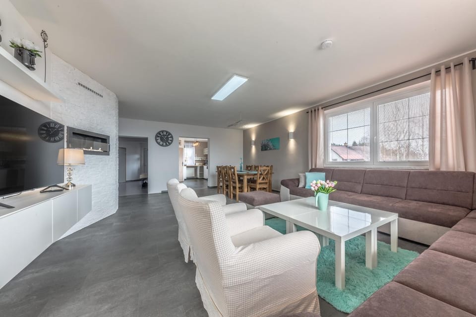 Communal lounge/ TV room, TV and multimedia, Living room, Seating area