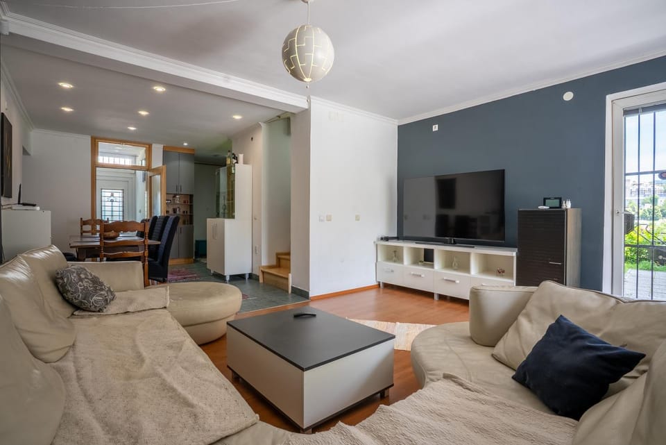 TV and multimedia, Living room, Seating area