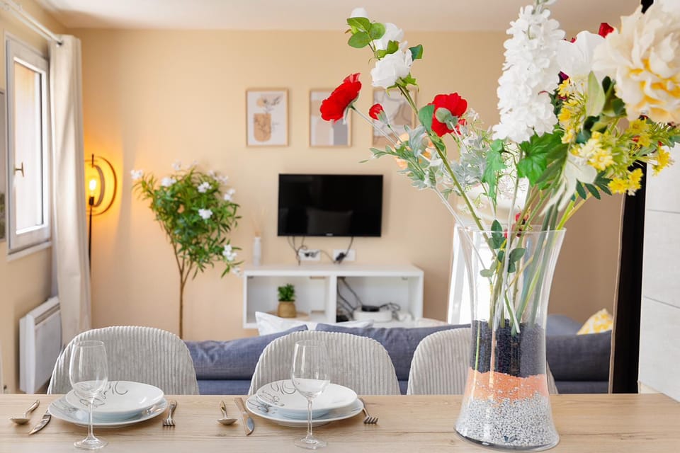 Lounge or bar, Dining area