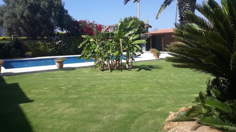 Villa Çeşme Dalyan with Pool Villa in Cesme
