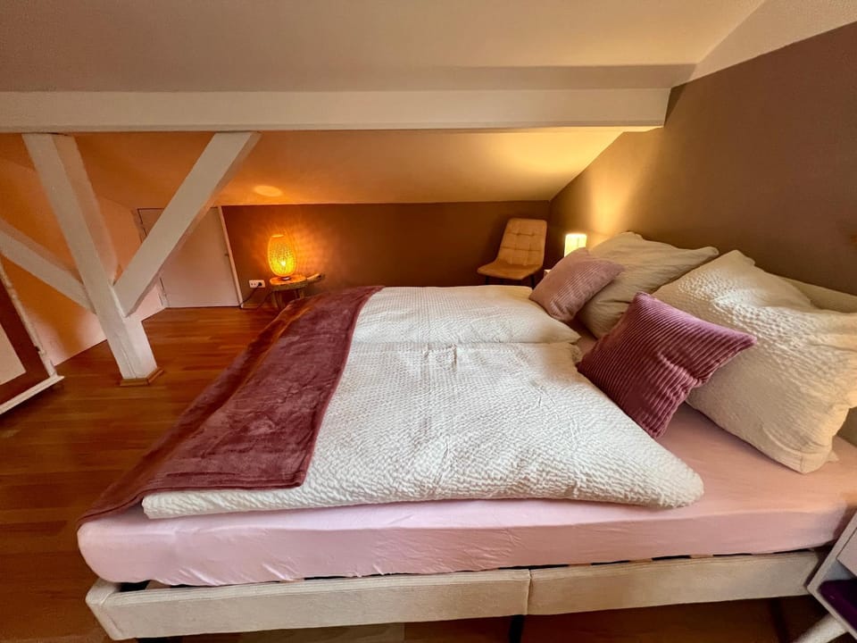 Bed, Bedroom