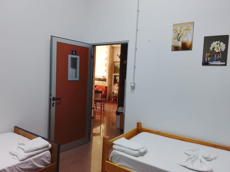 Guest House Univers Hostel in Europe