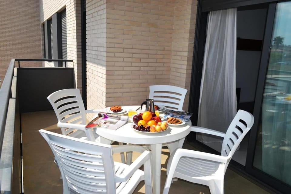 Apartamento familiar con piscina y pádel Apartment in Torredembarra