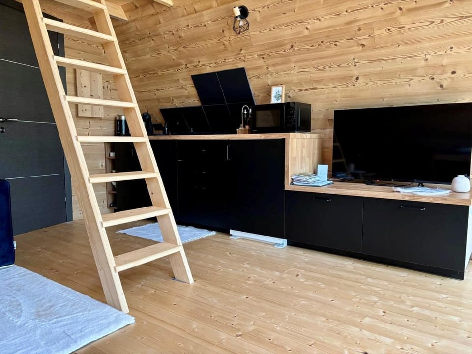 TV and multimedia, Kitchen or kitchenette