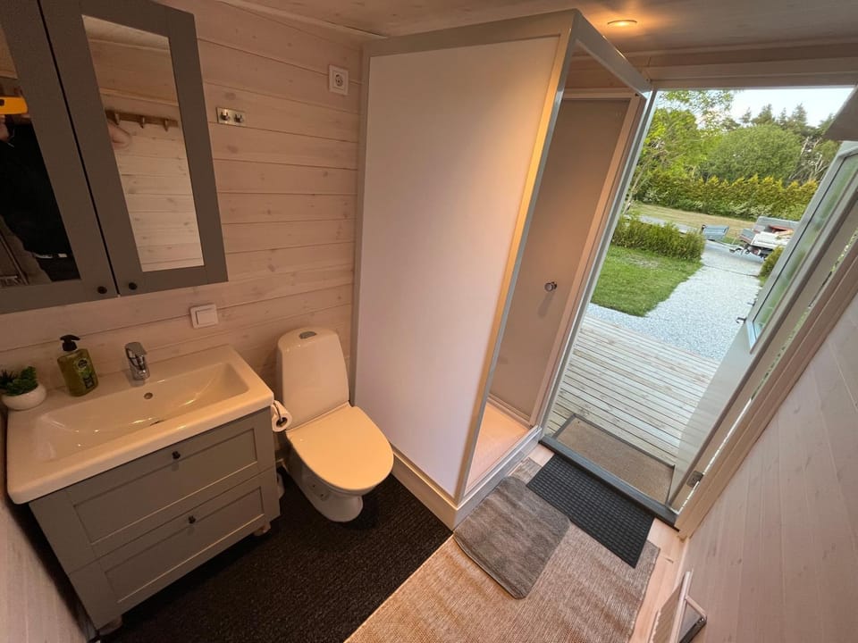 Shower, Toilet, Bathroom