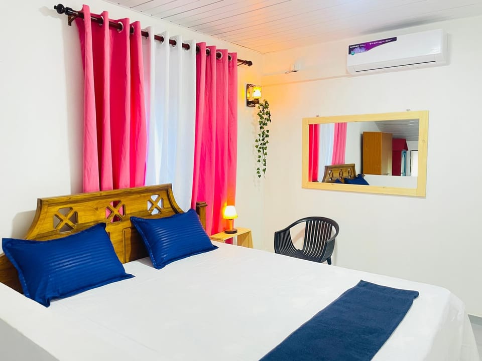 Bed, Photo of the whole room, Bedroom, air conditioner