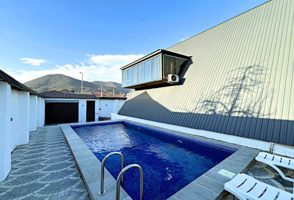 Day, Natural landscape, Mountain view, Pool view, Swimming pool, Swimming pool, sunbed