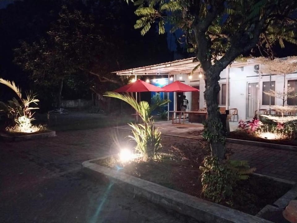 Rumah Inap Pesanggrahan Bed and Breakfast in East Java