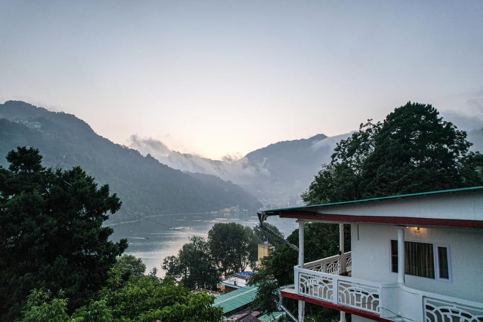 Alaya Stays Headingly Suites Lake-Facing 2 BHK Retreat Just Above Mall Road Villa in Uttarakhand