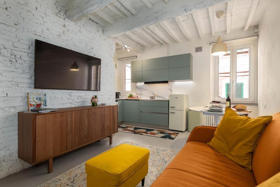 Kitchen or kitchenette, Living room