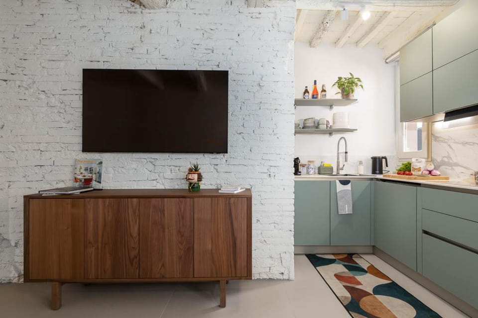 TV and multimedia, Kitchen or kitchenette, Living room