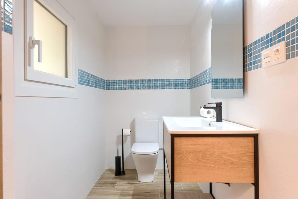 Pension H30 Tiboli Self Checkin Bed and Breakfast in Bilbao