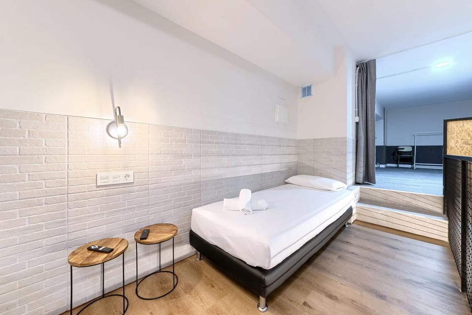 Pension H30 Tiboli Self Checkin Bed and Breakfast in Bilbao