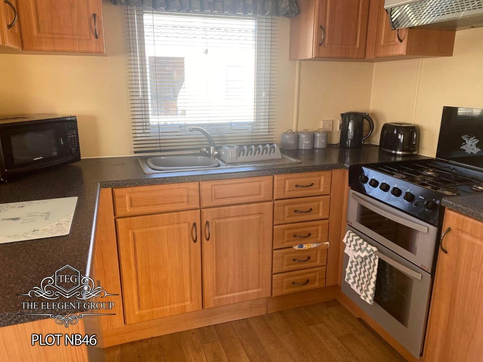 microwave, oven, kitchen