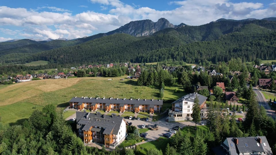 VivaApart Rodzinne apartamenty z basenem i widokiem na Giewont Apartment in Zakopane