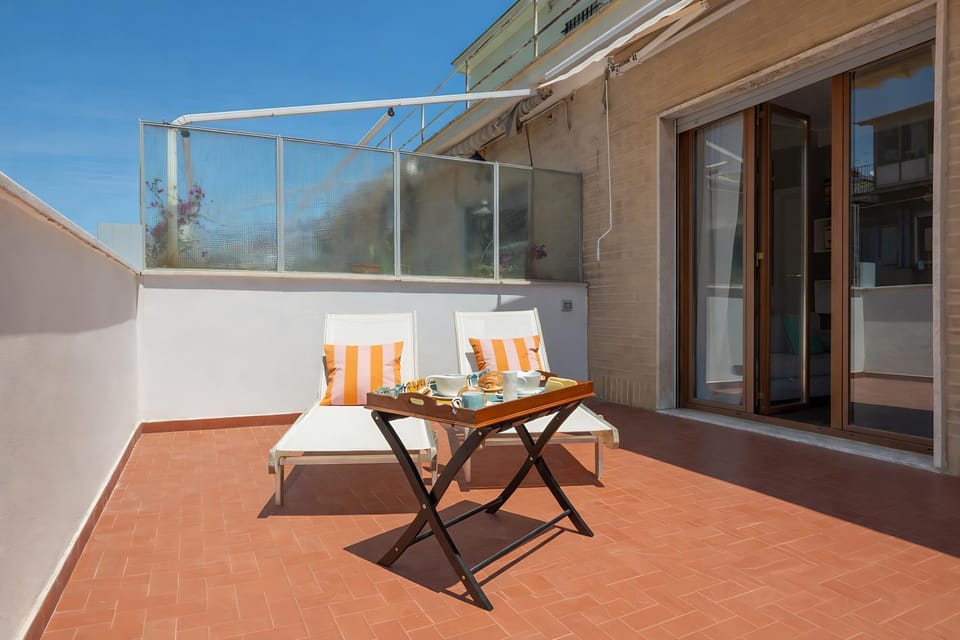 Balcony/Terrace, Photo of the whole room