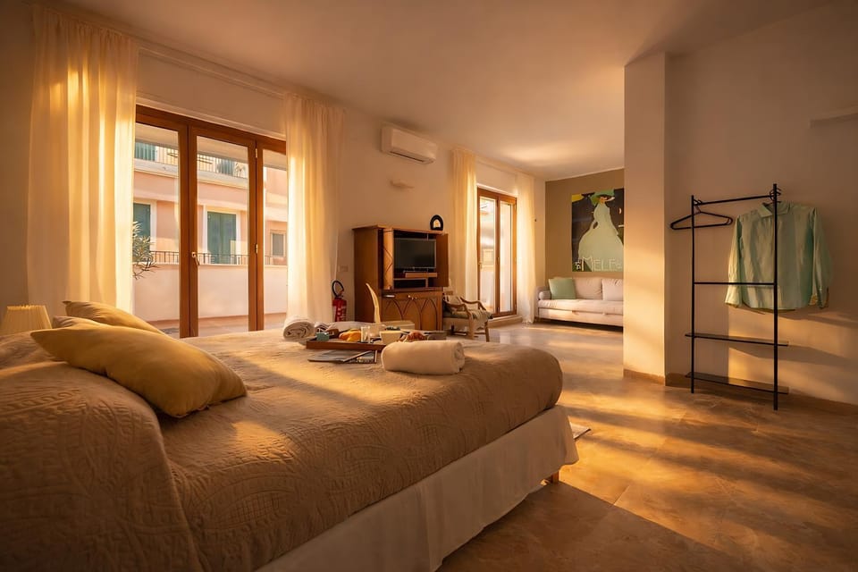 Photo of the whole room, Bedroom