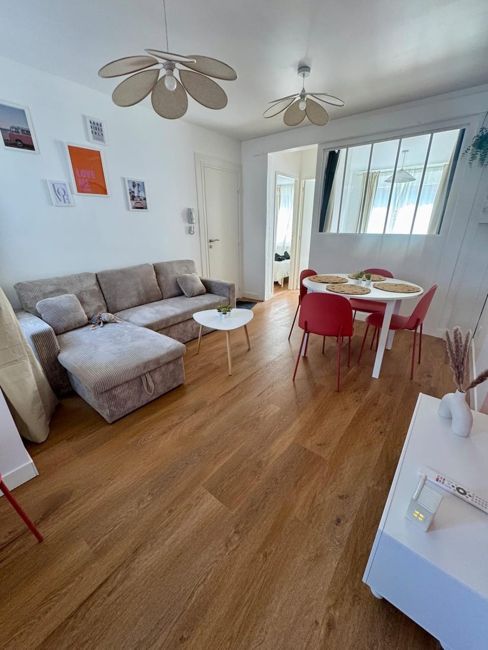 Living room, Dining area