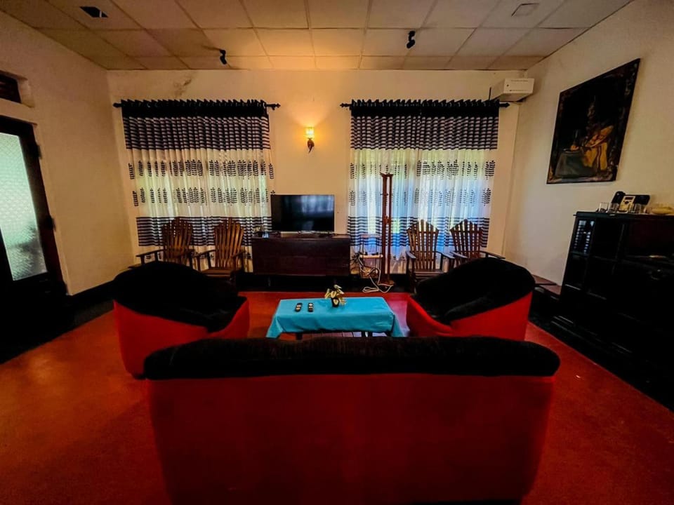 Communal lounge/ TV room, Living room, Seating area