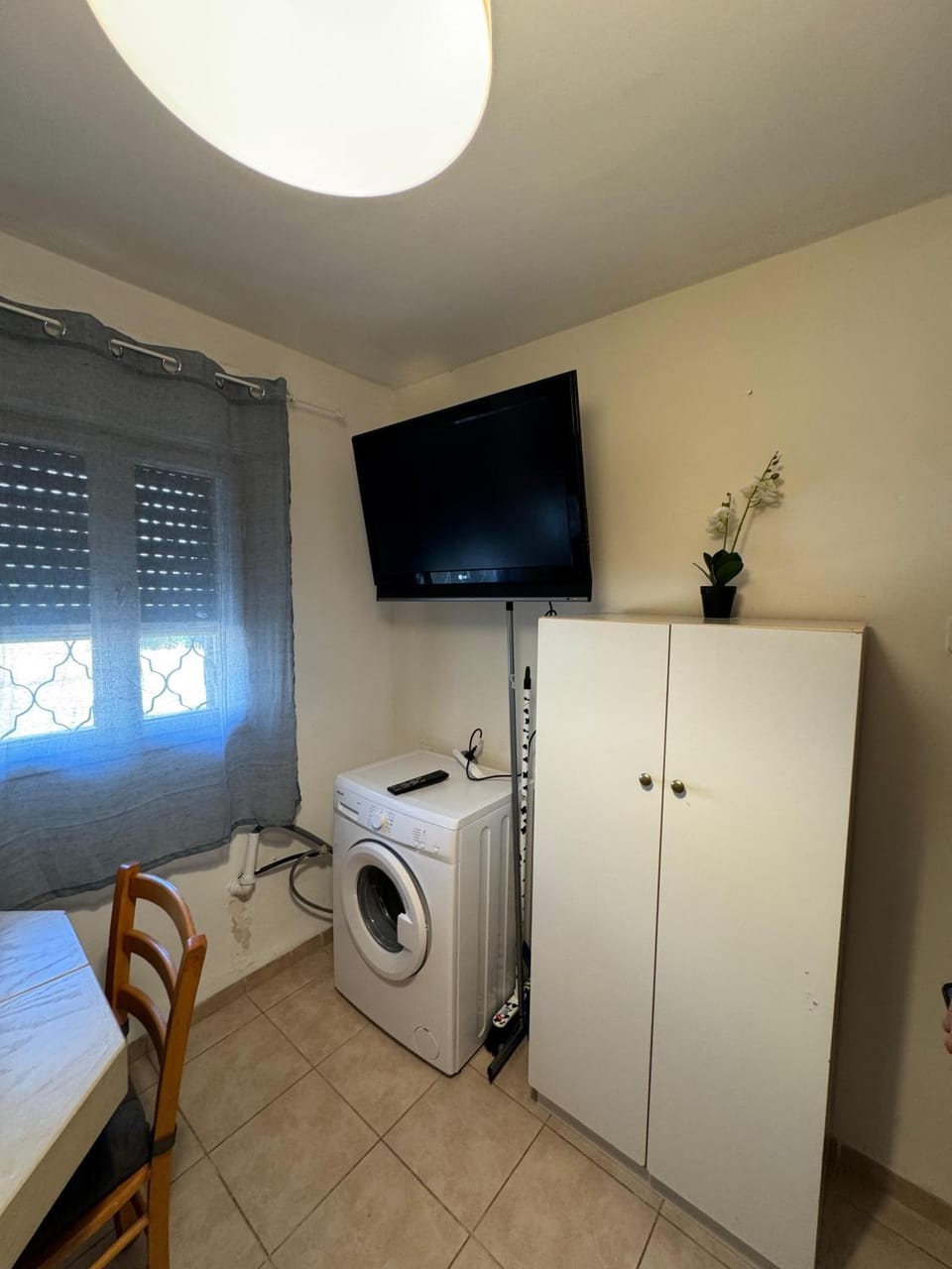 TV and multimedia, Kitchen or kitchenette, Photo of the whole room, washing machine