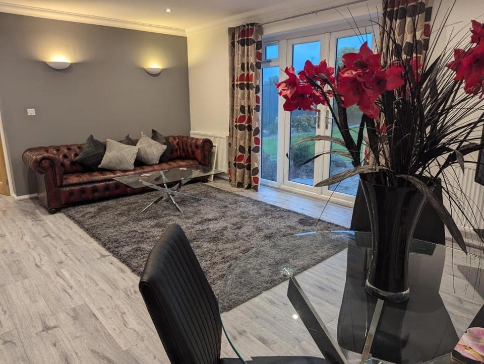 1 Bedroom property - 5 minutes from the beach Apartment in Arun District