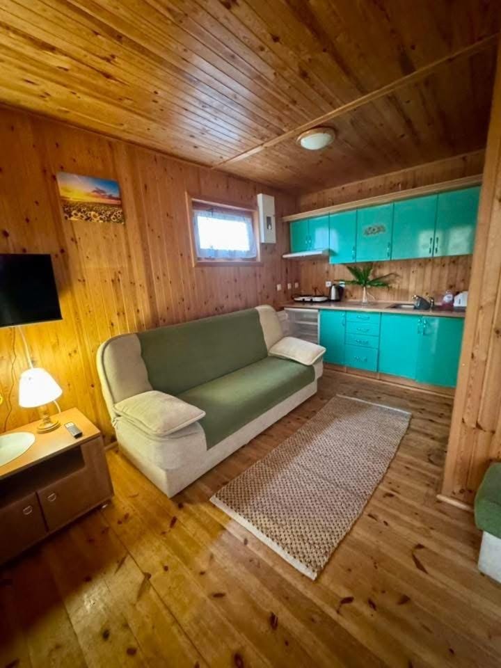 Domek nr 7 Nature lodge in Pomeranian Voivodeship