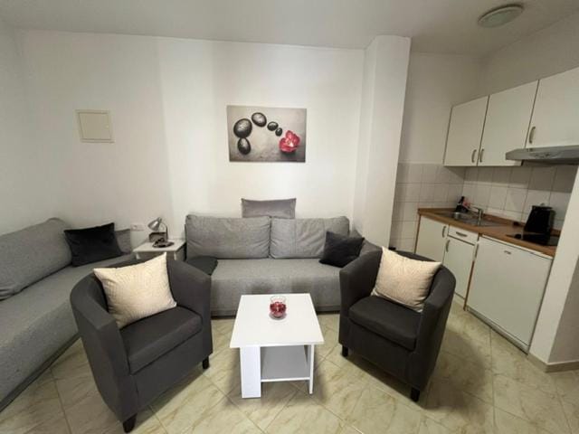 Kitchen or kitchenette, Living room