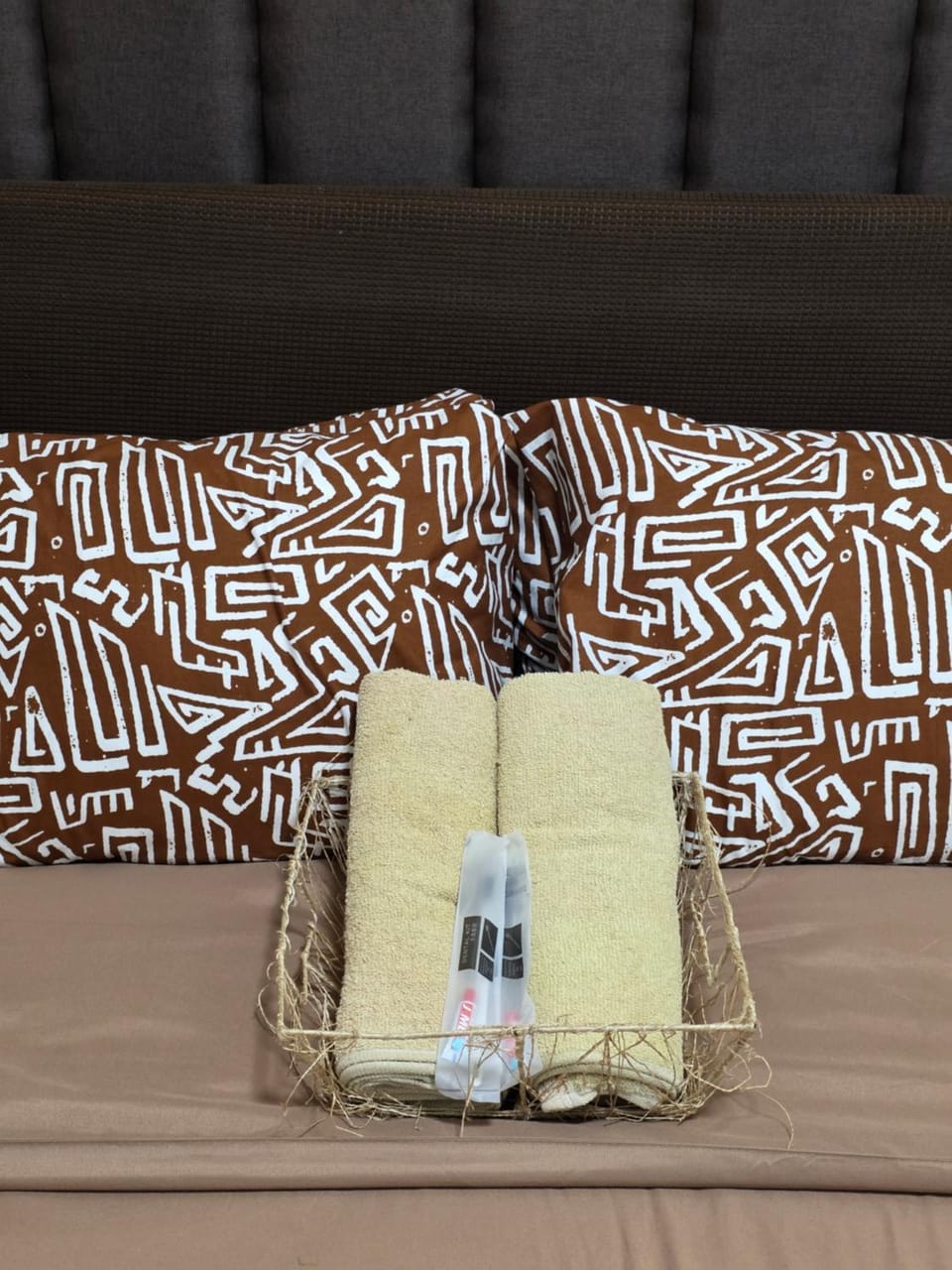 Casa Serenity Staycation at Azure parañaque with 1 bedroom good for 1 to 4 pax airconditioned room and pool view near sm bicutan Apartment hotel in Paranaque
