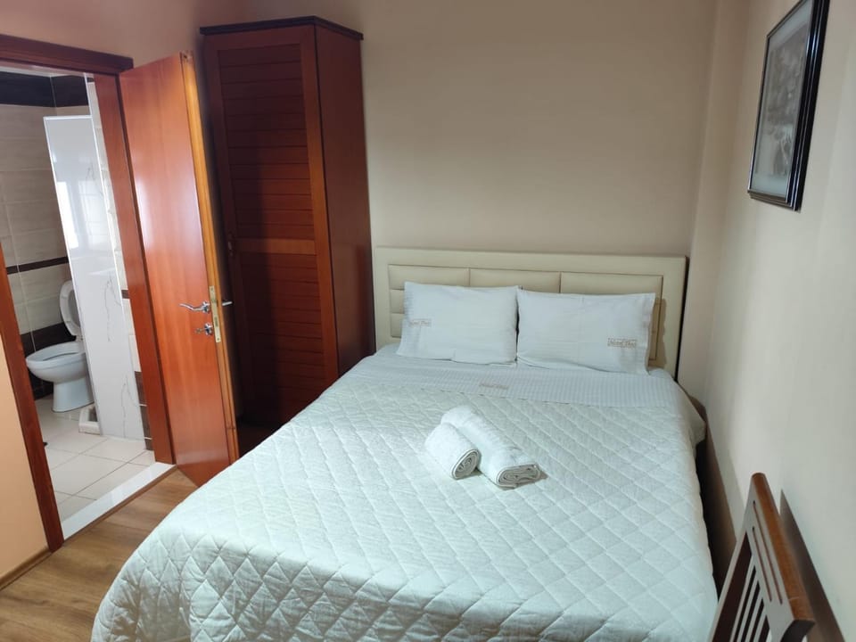 Bed, Bathroom, Photo of the whole room, Bedroom, towels, wardrobe