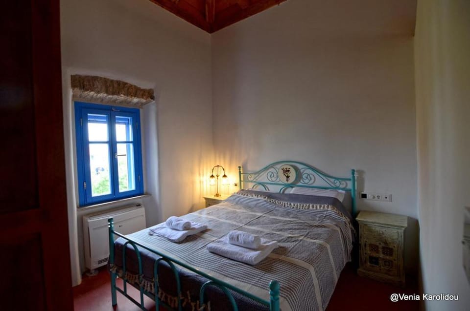 Rodamia Traditional Cottage Apartment in Islands