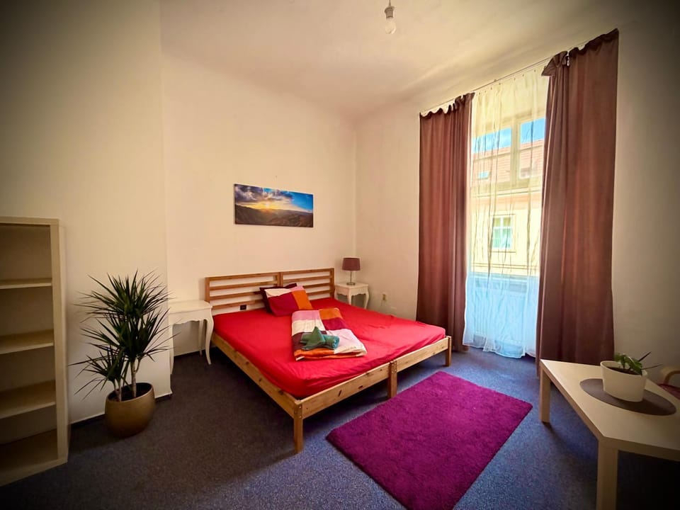 Just 3 min Walk Old Town Center private room B Vacation rental in Prague