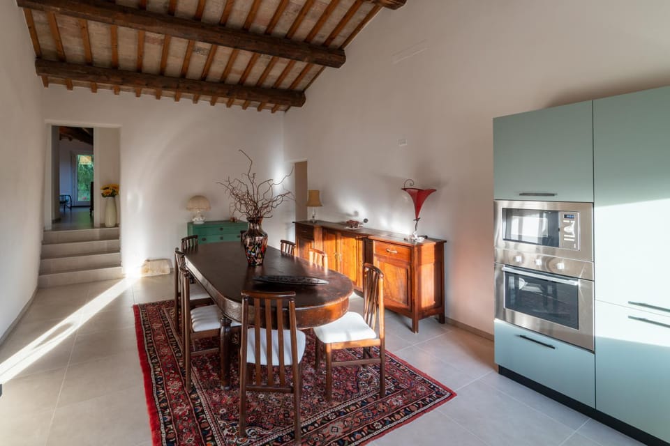 Kitchen or kitchenette, Living room, Seating area, Dining area, oven, stove
