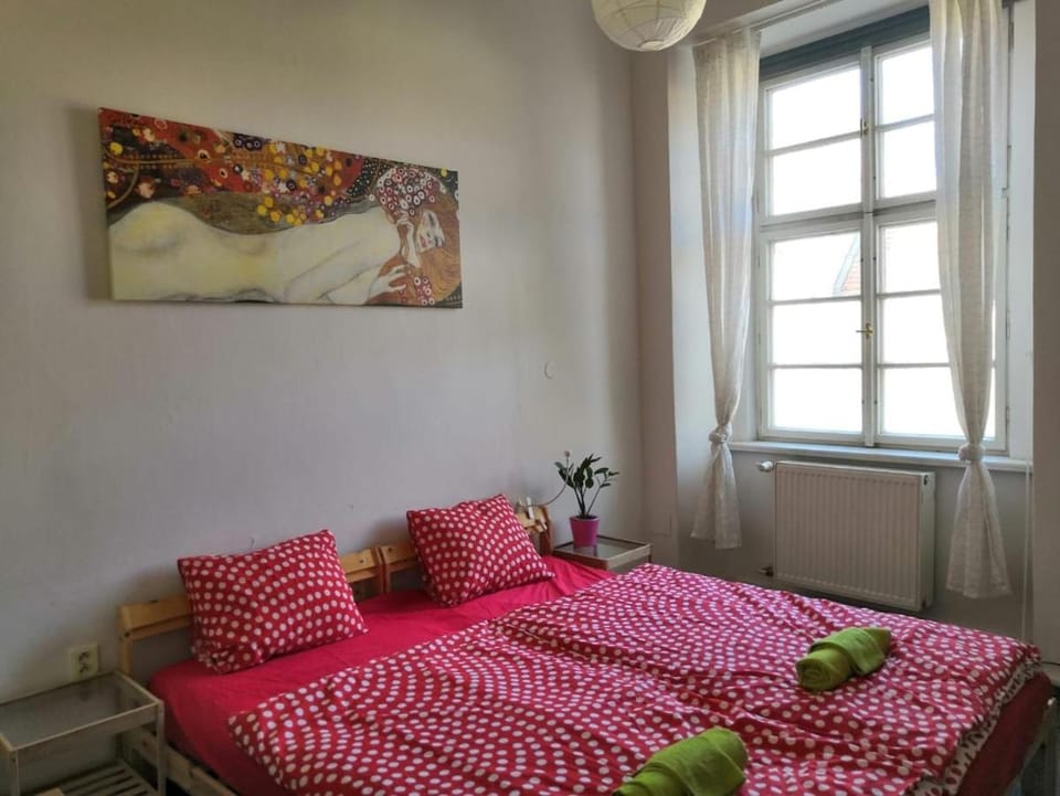 3 min Walk Old Town Center private room A Vacation rental in Prague