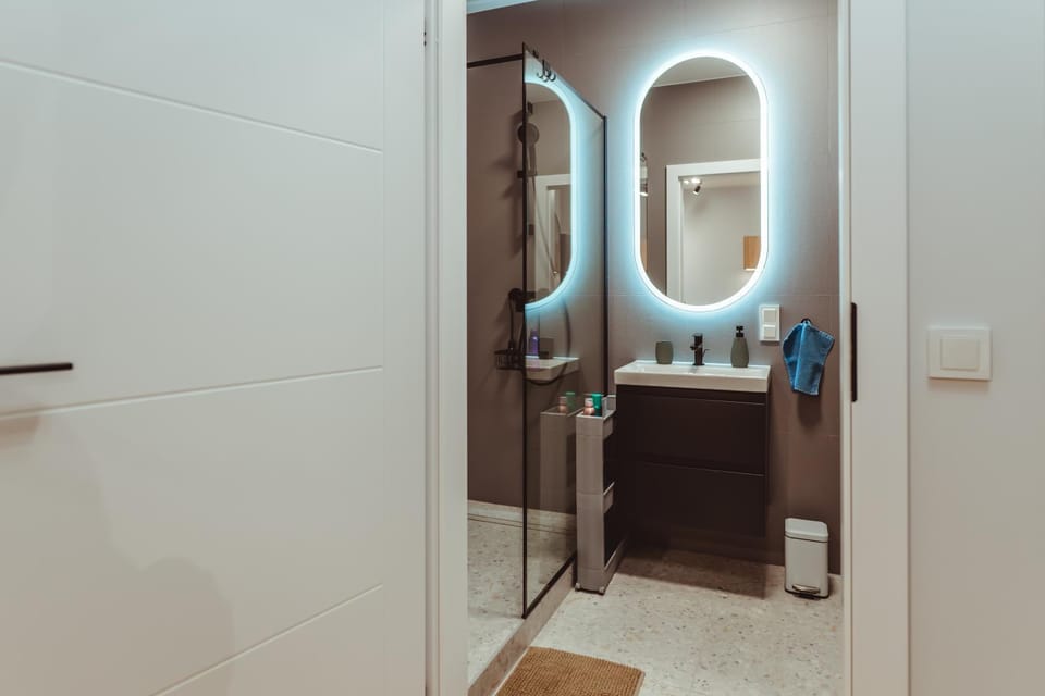 Shower, Bathroom